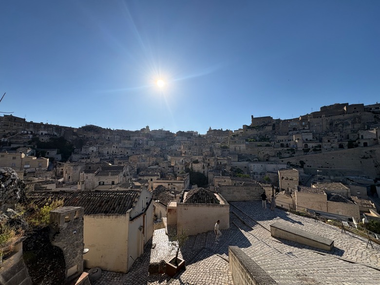 點我看大圖 意大利🇮🇹Bari巴里港之旅第一天,到達Matera馬泰拉古城