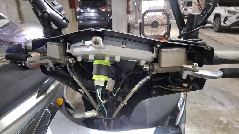 SYM NEW FIGHTER ZR 總泵漏油更換日記