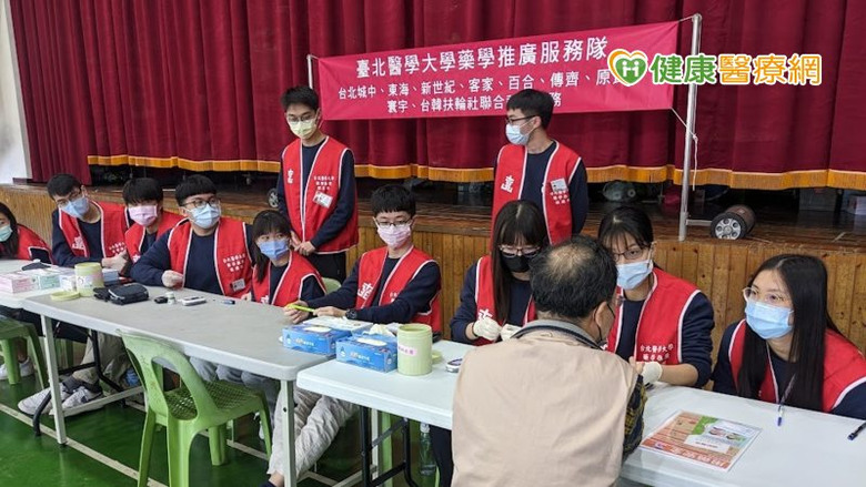 孩子暑期作息易失序、長輩用藥藏風險北醫藥學服務隊推廣健康教育