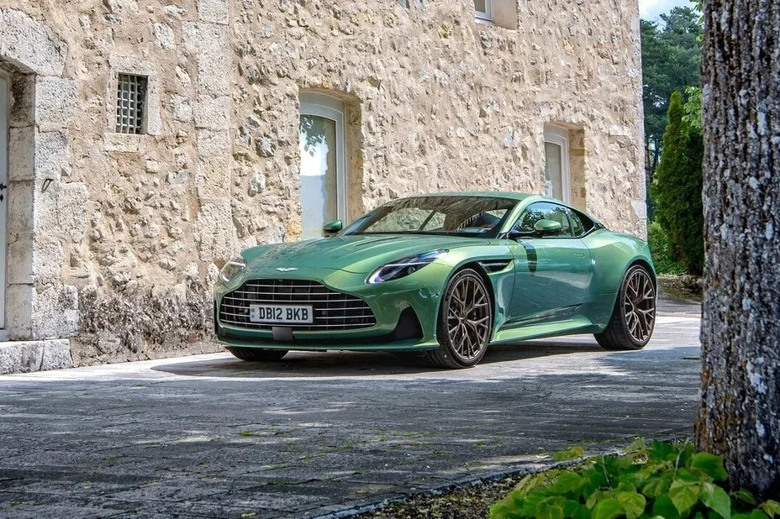 延續大排量燃油靈魂！Aston Martin 宣布延後純電車發表時程！