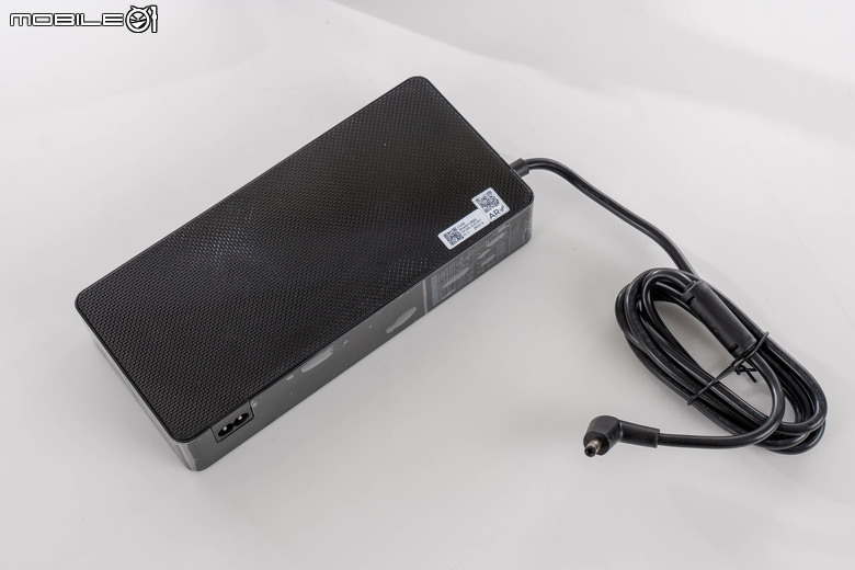 三星 Odyssey OLED G8 G80SH 遊戲螢幕開箱體驗 最新五層面板與抗炫光技術帶來更舒適視覺感受