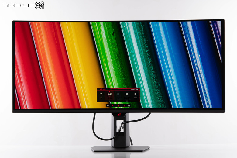 點我看大圖 ROG STRIX OLED XG34WCDMS 電競螢幕開箱實測 34 吋寬曲面與 280Hz 高更新率帶來流暢沉浸感受