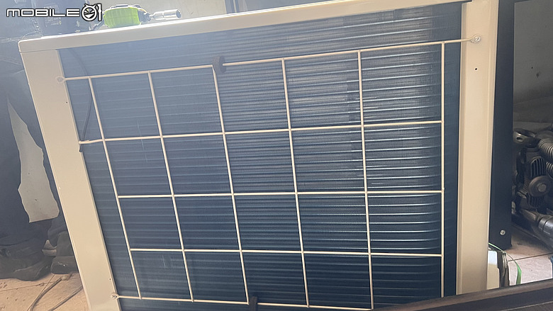 點我看大圖 【施工全紀錄】我家太座為了老鷹換冷氣 國際牌CS-UX36FA2+CU-UX36FHA2 舒服~