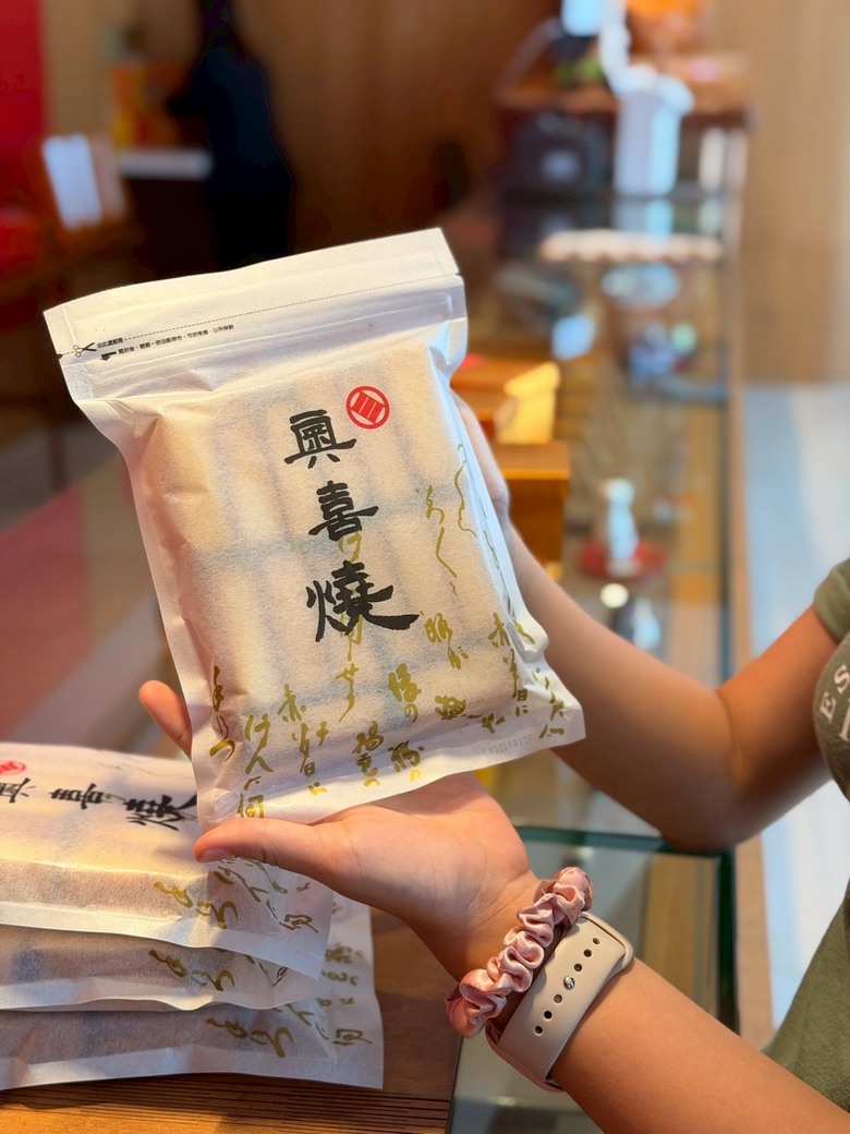【心得】台中長崎蛋糕推薦|停車不用繞、買得從容、奧喜燒意外成全家新歡