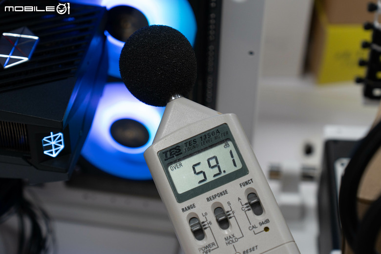 微星 MEG CORELIQUID E15 AIO 水冷散熱器開箱實測 在華麗身形內蘊涵高效散熱性能