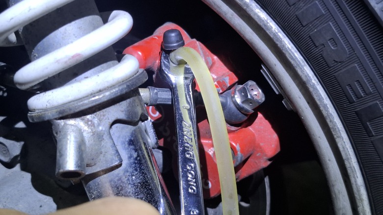 SYM NEW FIGHTER ZR 總泵漏油更換日記