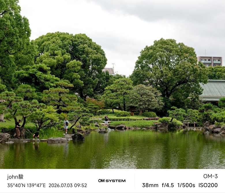 再看一次東京第一日(清澄庭園、藍瓶咖啡、OMSYSTEM PLAZA、炸牛排元村、東京鐵塔)(OM SYSTEM OM-1II、OM-3、OM-5II、TG-7)