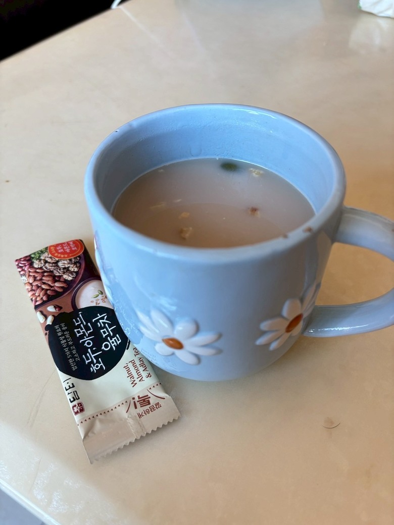 韓國很紅的穀物飲竟然台灣也買的到啦！