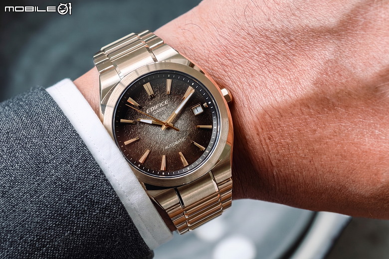 CASIO EDIFICE EFK-200 & EFK-110 體驗報告｜日製自動機芯配藍寶石水晶、這波升級太有感！