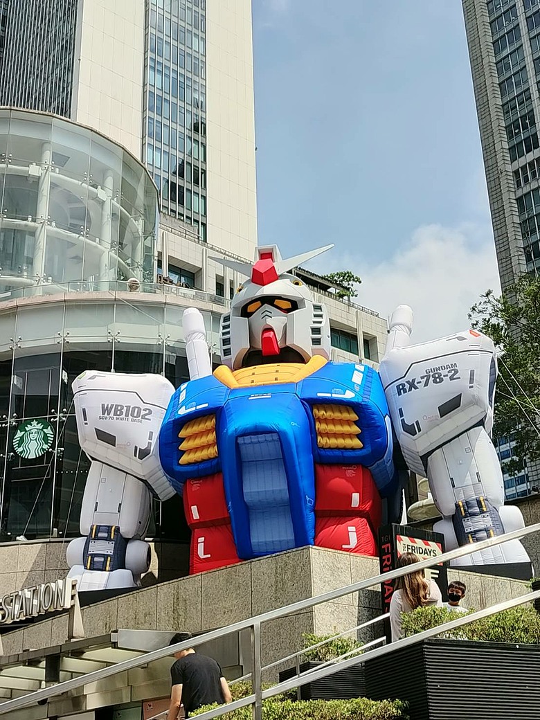 朝聖巿府轉運站的RX78初代鋼彈
