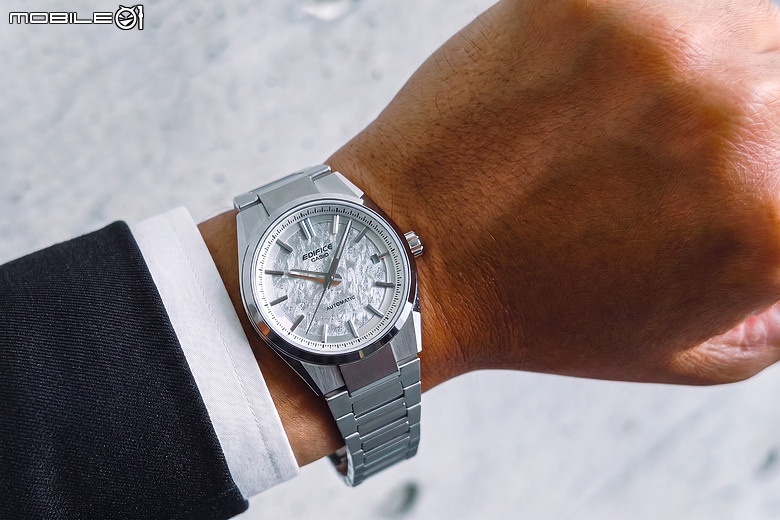 CASIO EDIFICE EFK-200 & EFK-110 體驗報告｜日製自動機芯配藍寶石水晶、這波升級太有感！