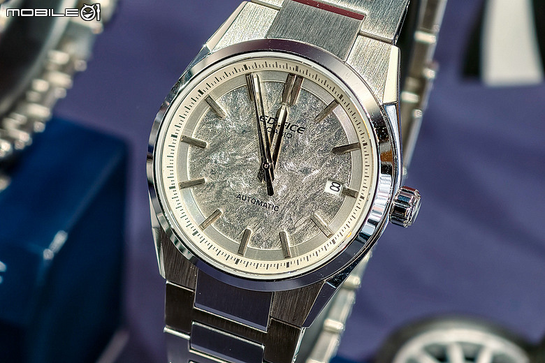 CASIO EDIFICE EFK-200 萬元級「鍛造碳纖維」機械錶發表，同場直擊優化版 EFK-110D！