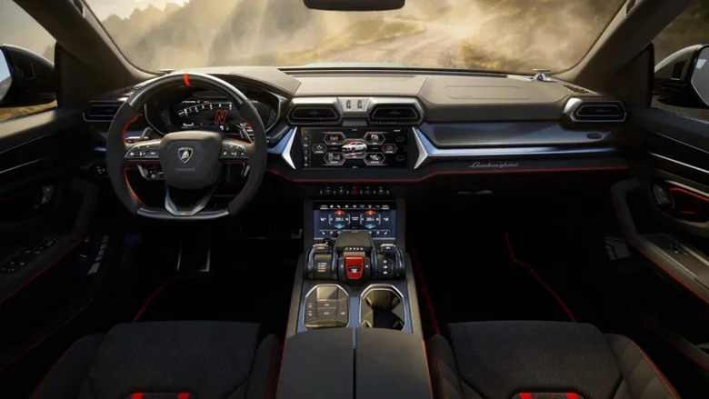 蠻牛油電性能顛峰 Lamborghini Urus SE Performante 重返戰場