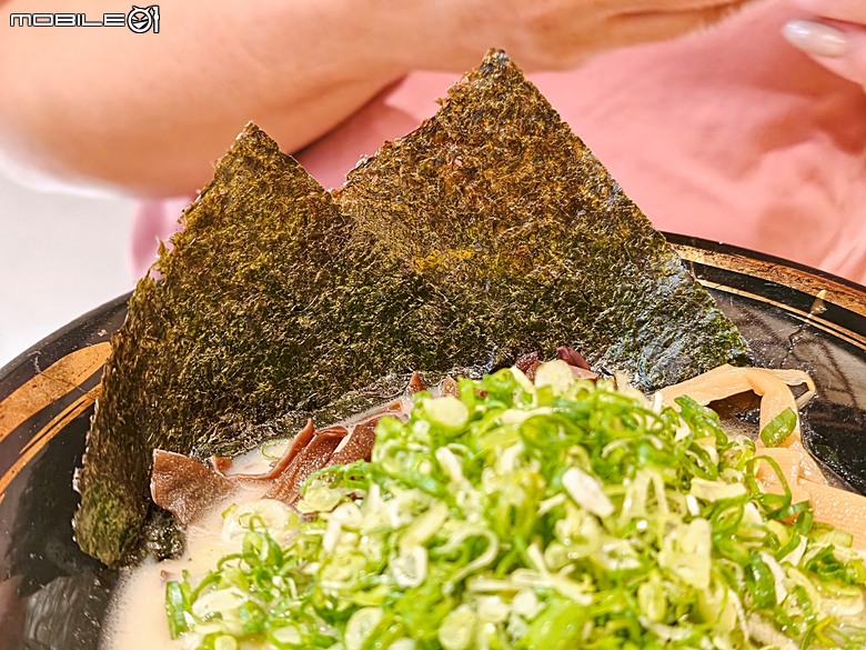 竹北新瓦屋客家文化保存區、采田福地、竹北泉州厝汾陽堂、東平問禮堂、竹北福佑宮(十三伯公)、蓮華寺、附掛美食之一浪拉麵 — 竹北一日雨中散策