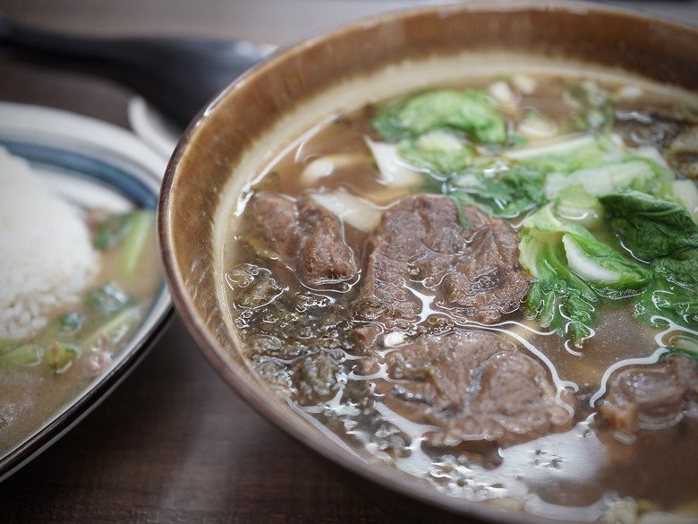【食記】雲林美食推薦|牛三寶滷味拼盤是隱藏主場,牛腱滷透、牛筋軟Q、牛肚留蜂巢紋,一盤三種口感
