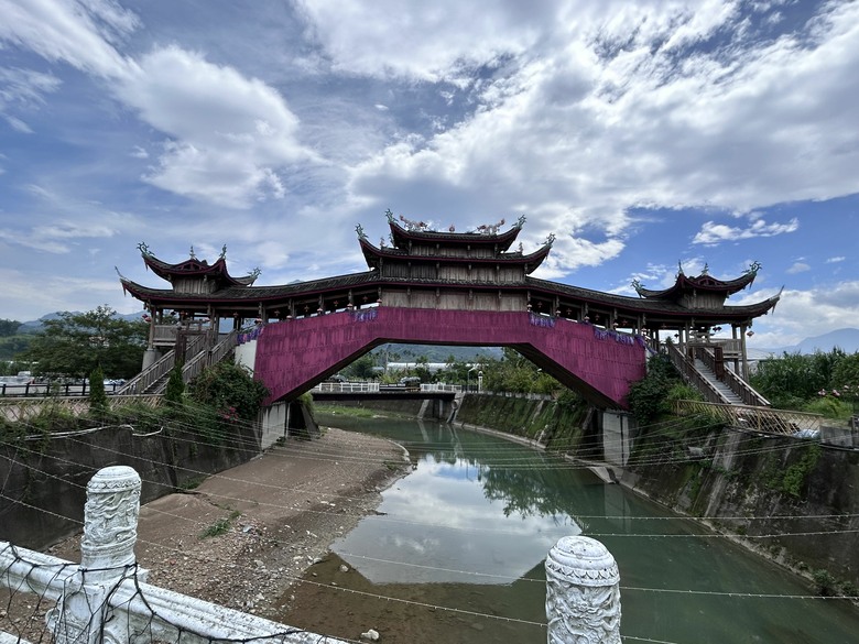 跟著博愛車隊參加中華民國自行車騎士協會籌辦的2026南投旅遊百k自行車小鎮漫遊活動,由中興新村出發經草屯、國姓、埔里、魚池(日月潭)、集集及名間再O繞回南投市出發點,Calamita due city tour