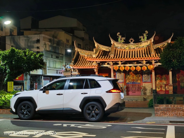 【夜，沉得剛好。】
