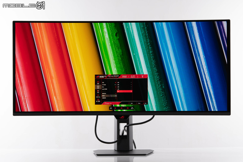ROG STRIX OLED XG34WCDMS 電競螢幕開箱實測 34 吋寬曲面與 280Hz 高更新率帶來流暢沉浸感受