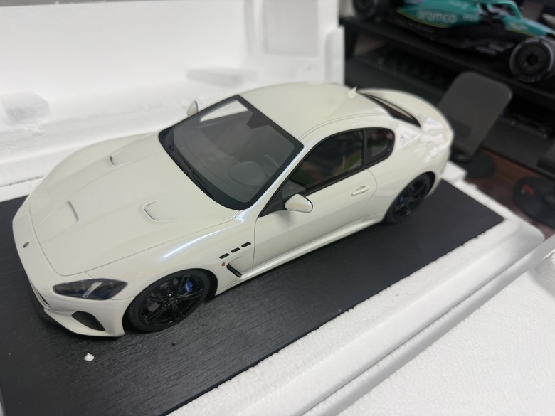 [開箱]1/18 Maserati GranTurismo