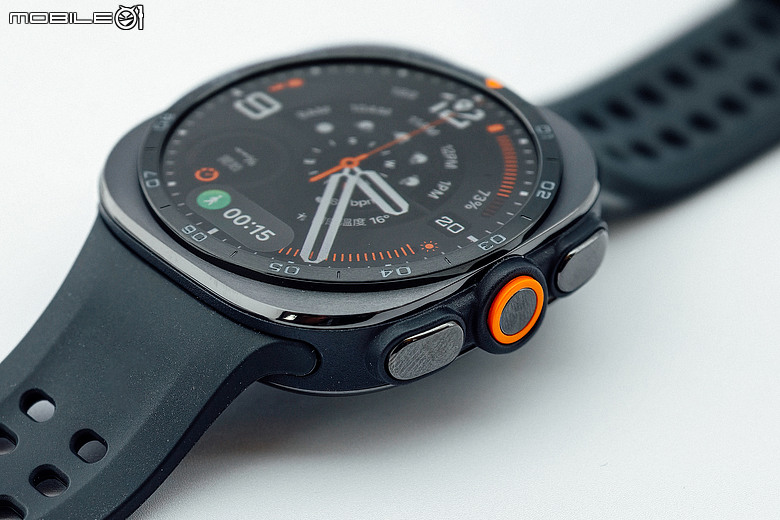 三星 Galaxy Watch Ultra 2 迎來有感升級|5000 尼特螢幕 + 800mAh 大電池、Galaxy Watch 9 同步登場!