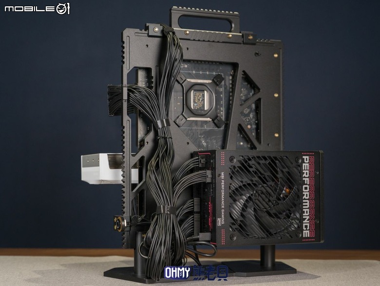 GPU Safeguard+ 預判風險,發生前攔截!微星 MPG Ai1600TS PCIE5 全模組化電源