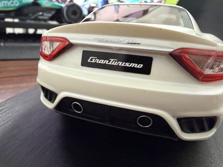 [開箱]1/18 Maserati GranTurismo