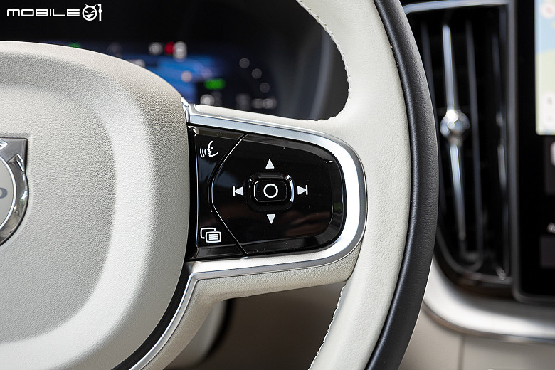 Volvo 小改款 XC60 T8 試駕|除了節能,還讓你有更優雅從容的旅程!