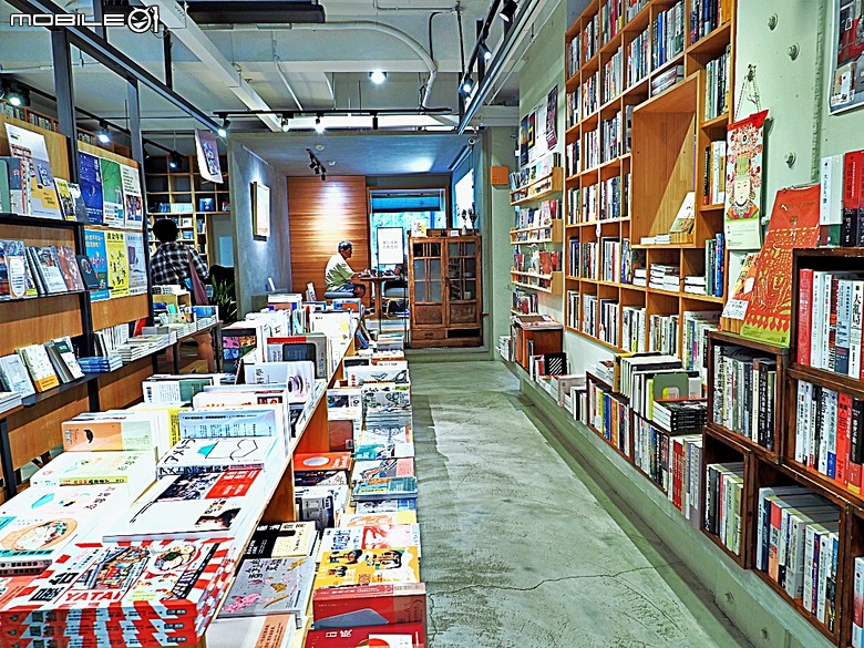 竹北新瓦屋客家文化保存區、采田福地、竹北泉州厝汾陽堂、東平問禮堂、竹北福佑宮(十三伯公)、蓮華寺、附掛美食之一浪拉麵 — 竹北一日雨中散策