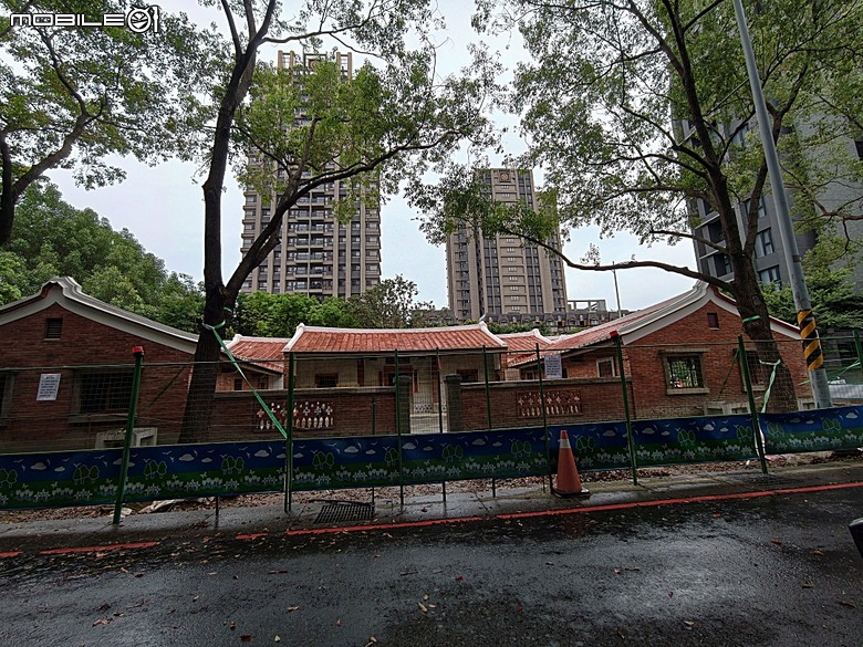 竹北新瓦屋客家文化保存區、采田福地、竹北泉州厝汾陽堂、東平問禮堂、竹北福佑宮(十三伯公)、蓮華寺、附掛美食之一浪拉麵 — 竹北一日雨中散策