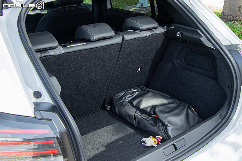 Peugeot 208 小改款試駕|不只賣浪漫情懷,更要用豐富內涵留住你的愛!