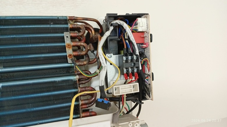 聲寶冷氣 AU-QB22D 室內機 E6 故障碼 , DIY 更換馬達記錄 !