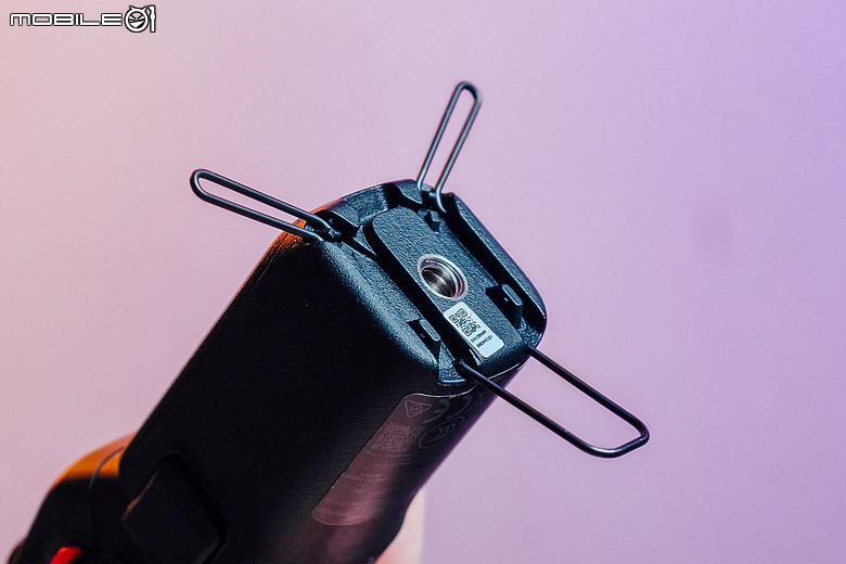 Insta360 Luna Ultra 評測報告|徠卡雙鏡頭加持、分離式螢幕開創 Vlog 新玩法!