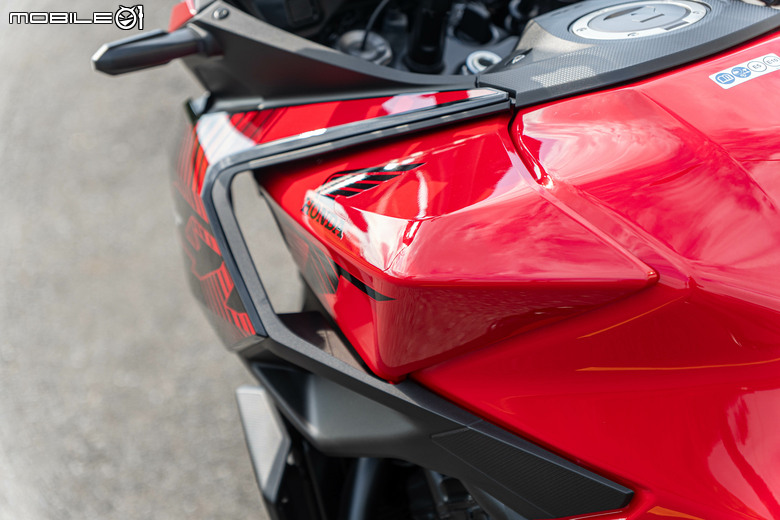 HONDA CB1000 GT 試駕｜不再做選擇，四缸、電懸、運動、舒適我全都要！