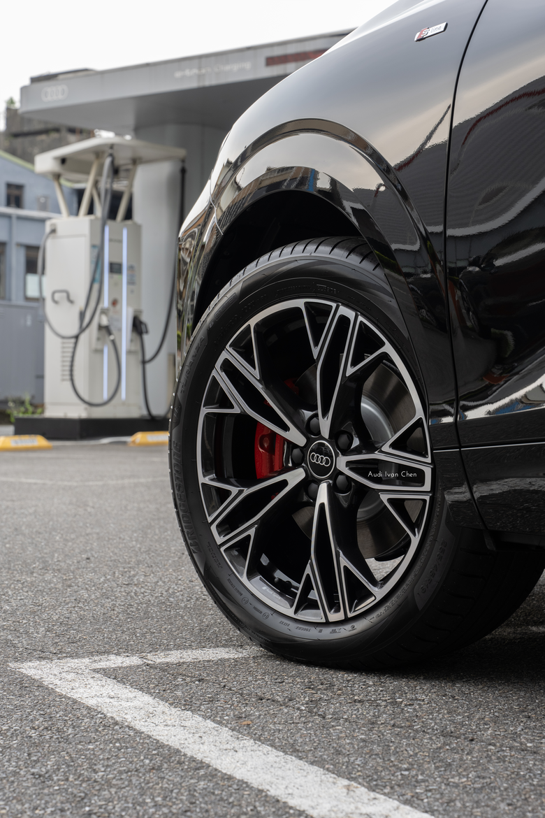 交車分享｜Audi Q3 TFSI quattro 150kW S line｜金屬神迷黑・Mythos Black・0E