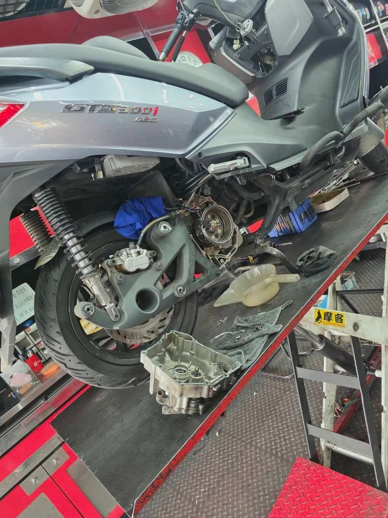 SYM GTS300i 水泵漏水維修紀錄 & 傳動整理