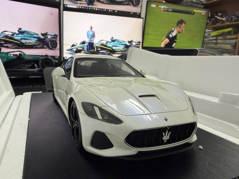 [開箱]1/18 Maserati GranTurismo