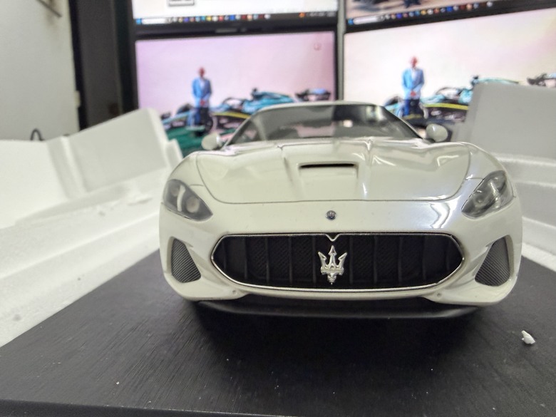 [開箱]1/18 Maserati GranTurismo