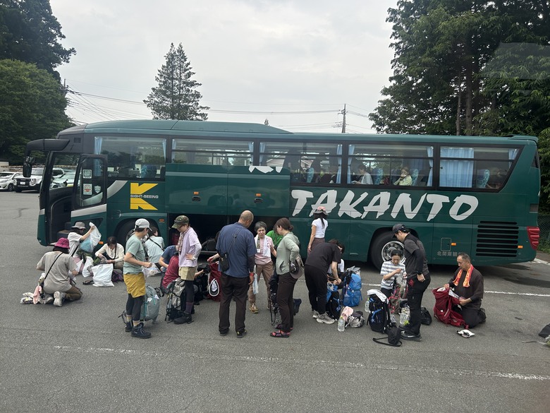 擱一擺雨中挑戰日本之顛-富士山