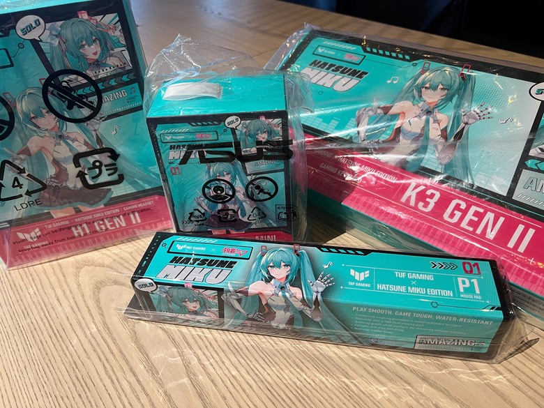 [輕開箱] TUF 初音聯名週邊大全套