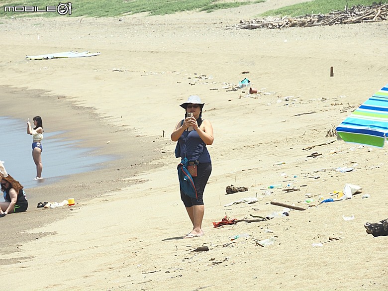 沙灘皮克敏探索之新北市篇 — 萬里海水浴場、金山中角、貢寮福隆海水浴場、石門白沙灣、三芝淺水灣、淡水沙崙、淡江大橋,還有Bossa Nova巴莎諾瓦海景餐廳與依海廚房之吃吃喝喝