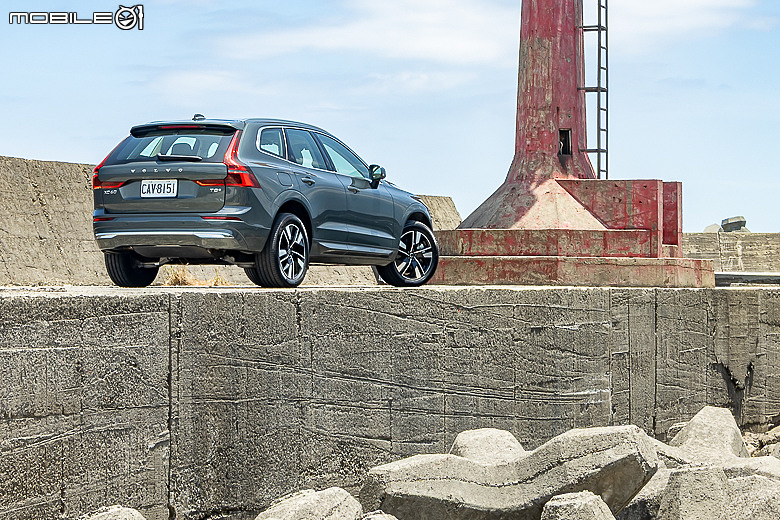 Volvo 小改款 XC60 T8 試駕|除了節能,還讓你有更優雅從容的旅程!