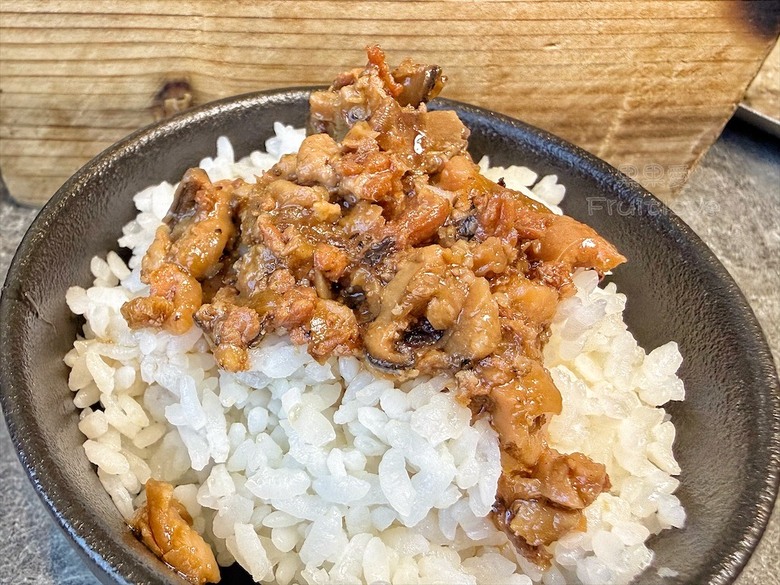 手切冷藏文昌雞、金雞元寶盛器，享受美味的同時，滿額送鹿芝谷生態園區門票