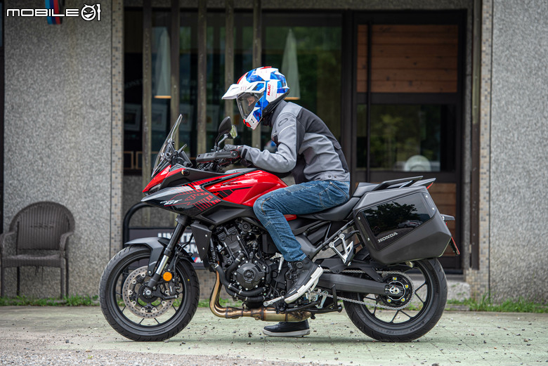 HONDA CB1000 GT 試駕｜不再做選擇，四缸、電懸、運動、舒適我全都要！