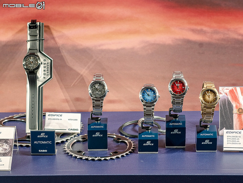 CASIO EDIFICE EFK-200 萬元級「鍛造碳纖維」機械錶發表，同場直擊優化版 EFK-110D！