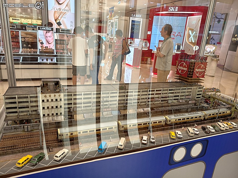 2026年懷舊鐵道場景模型展 in SOGO天母店，附掛吃吃喝喝之 魚君 さかなくん 天母SOGO店之週三鮭魚迴游日半價活動
