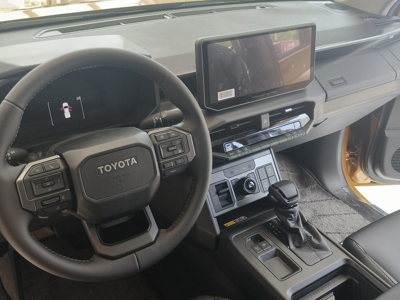 展間看完Hilux分享幾個印象深刻的地方