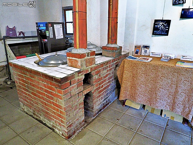 竹北新瓦屋客家文化保存區、采田福地、竹北泉州厝汾陽堂、東平問禮堂、竹北福佑宮(十三伯公)、蓮華寺、附掛美食之一浪拉麵 — 竹北一日雨中散策