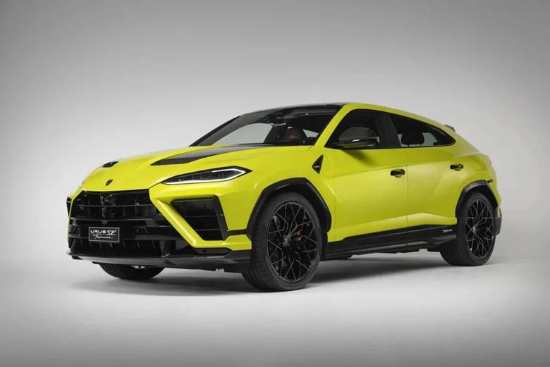 蠻牛油電性能顛峰 Lamborghini Urus SE Performante 重返戰場
