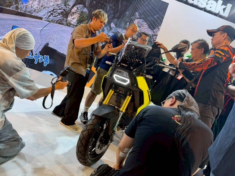 2026重機展週一逛展心得,順便看了光陽發表會與 CV-X45 實車