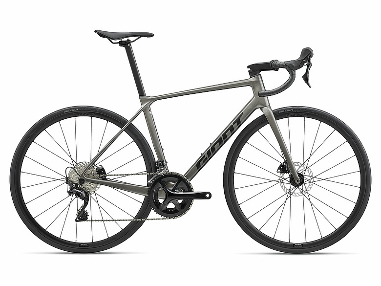 2027 GIANT TCR ADVANCED 3 跟HASA CORAGGIO 怎麼選?